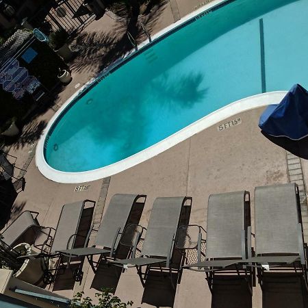 לוס אנג'לס Tarzana Inn מראה חיצוני תמונה
